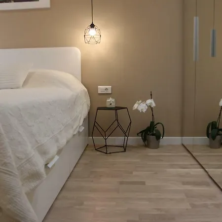 Apartman Mimi アパート *